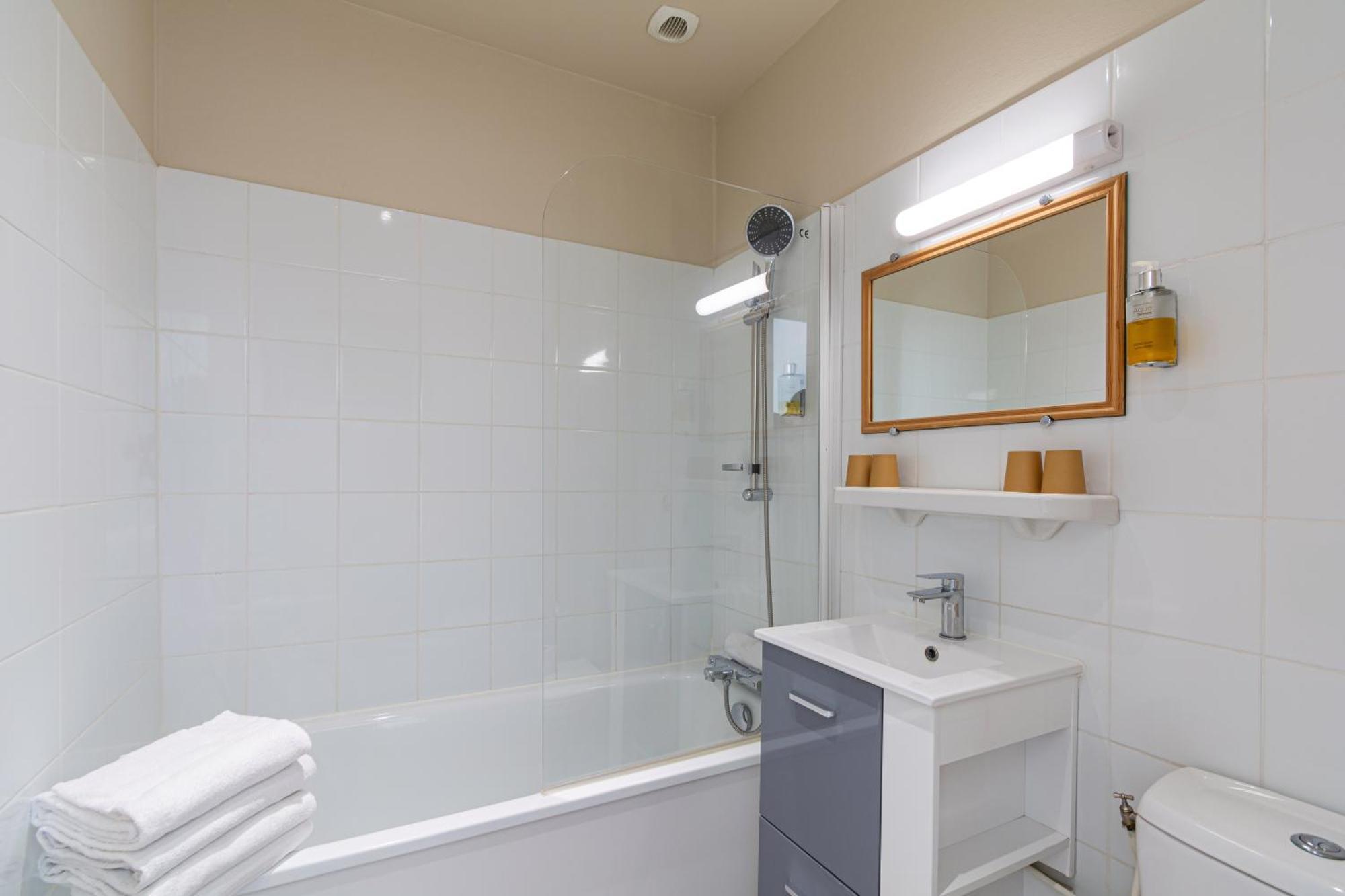 Hotel De La Plage Courseulles-sur-Mer Ngoại thất bức ảnh
