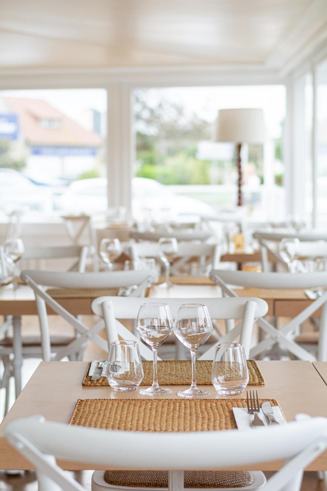 Hotel De La Plage Courseulles-sur-Mer Ngoại thất bức ảnh
