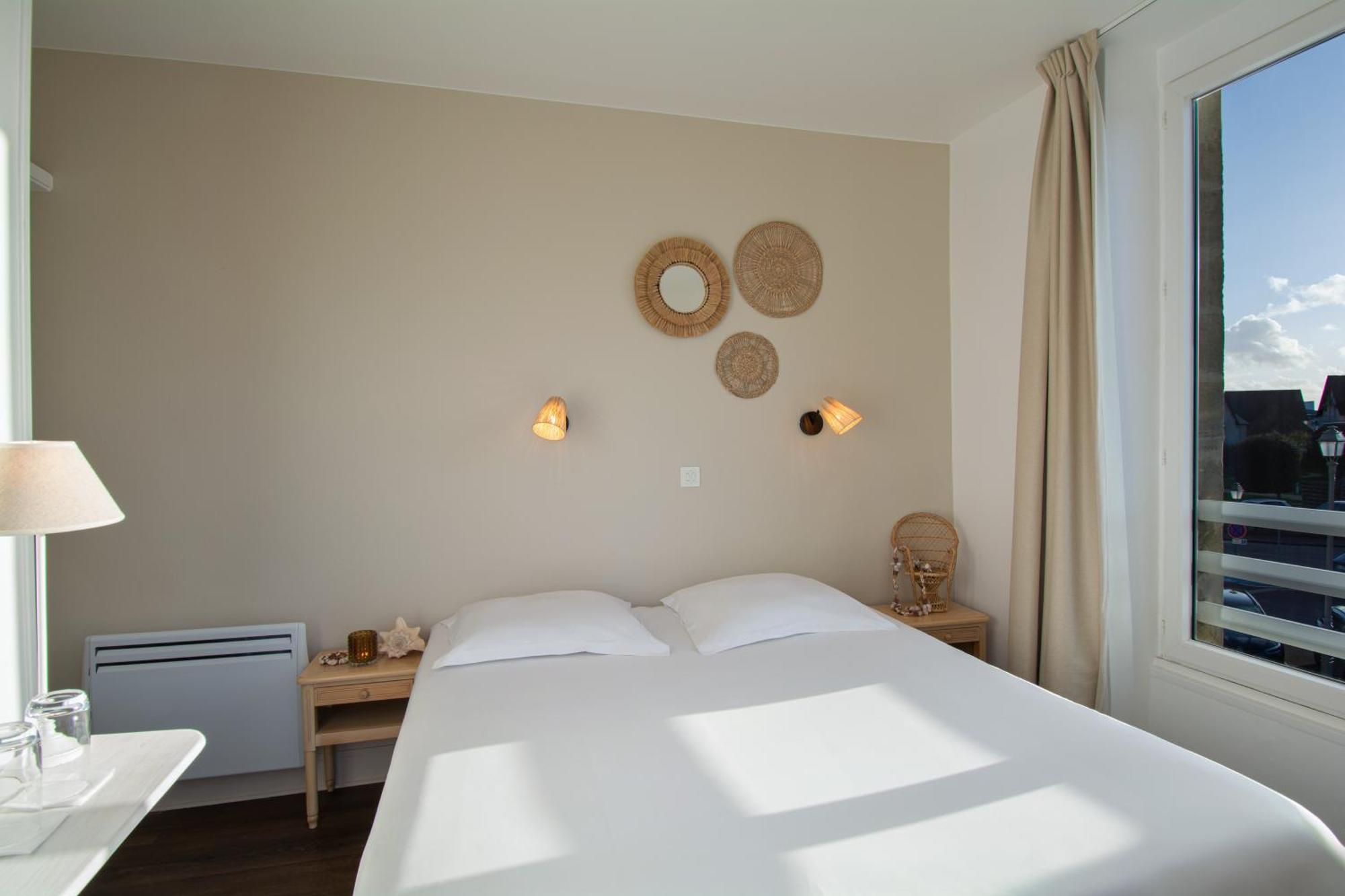 Hotel De La Plage Courseulles-sur-Mer Ngoại thất bức ảnh